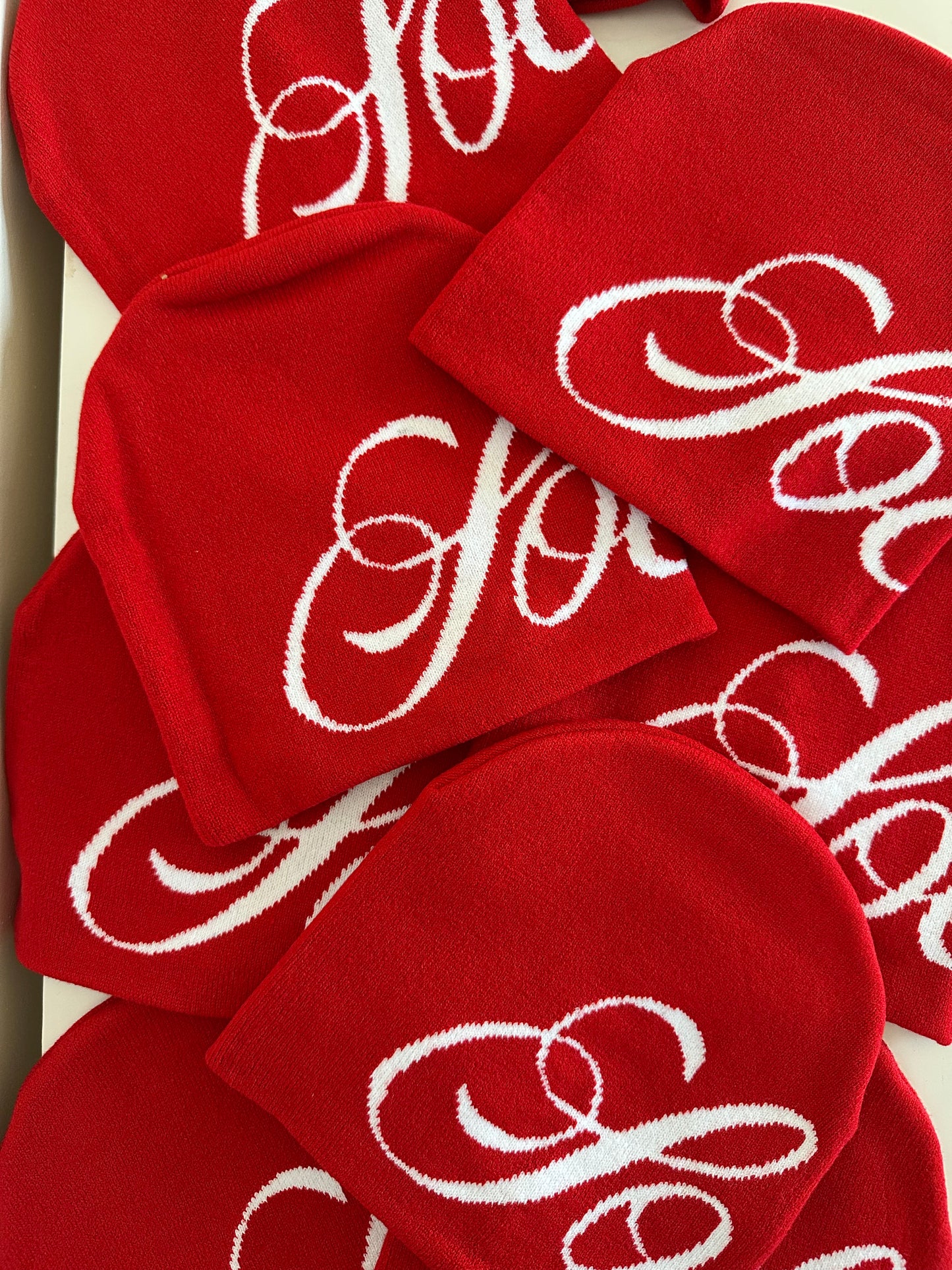 Society script logo beanie (red)
